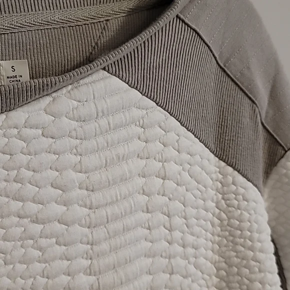 Sweatshirt - Picture 2 of 4